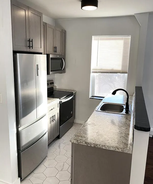 24-26 Academy St