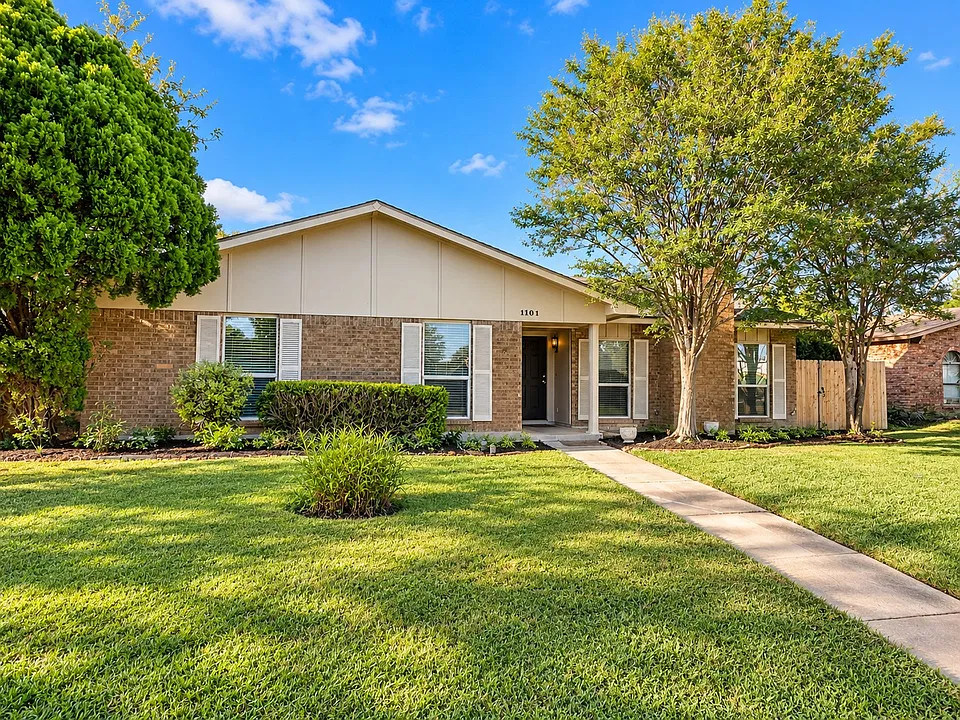 1101 Lombardy Dr