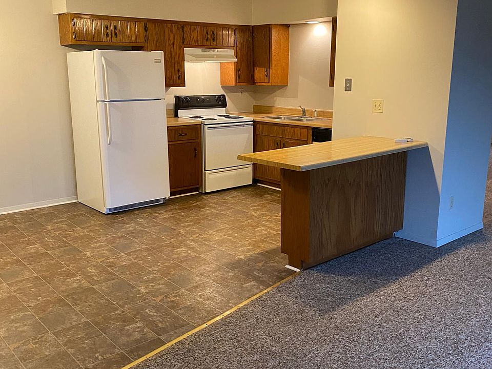 2nd image of 1384 Pioneer Rd #11
