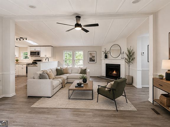 2nd image of 284 Luther Cir