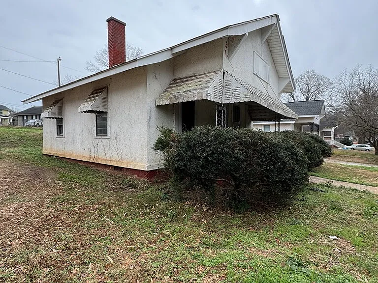 114 Cedar St — Photo 2
