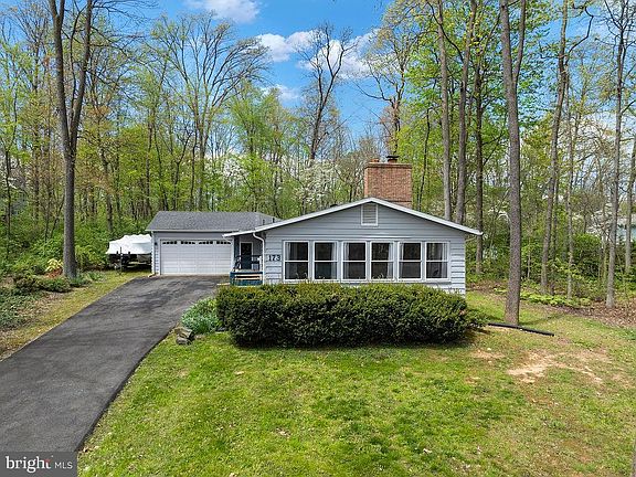 2nd image of 173 Lake Meade Dr