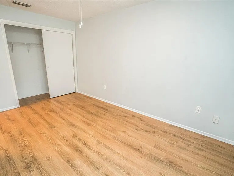 1277 Sylvia Ave — Photo 14