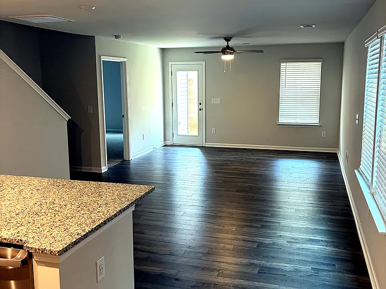 525 Winding Meadow Ln — Photo 7