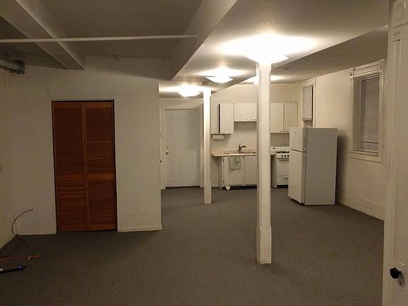 3rd image of 940 N Washtenaw Ave