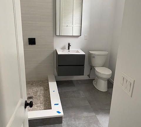 4th image of 125 Maple St #1