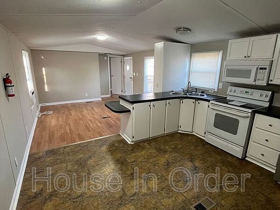 4th image of 5 Tre Ln