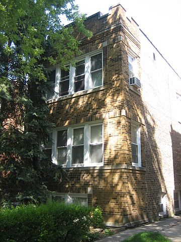 1st image of 5447 N Sawyer Ave #2