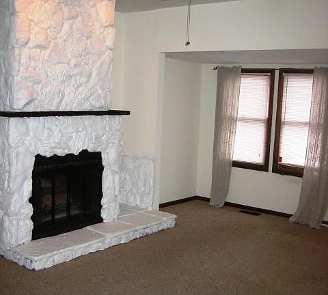 4th image of 700 E Pembroke St