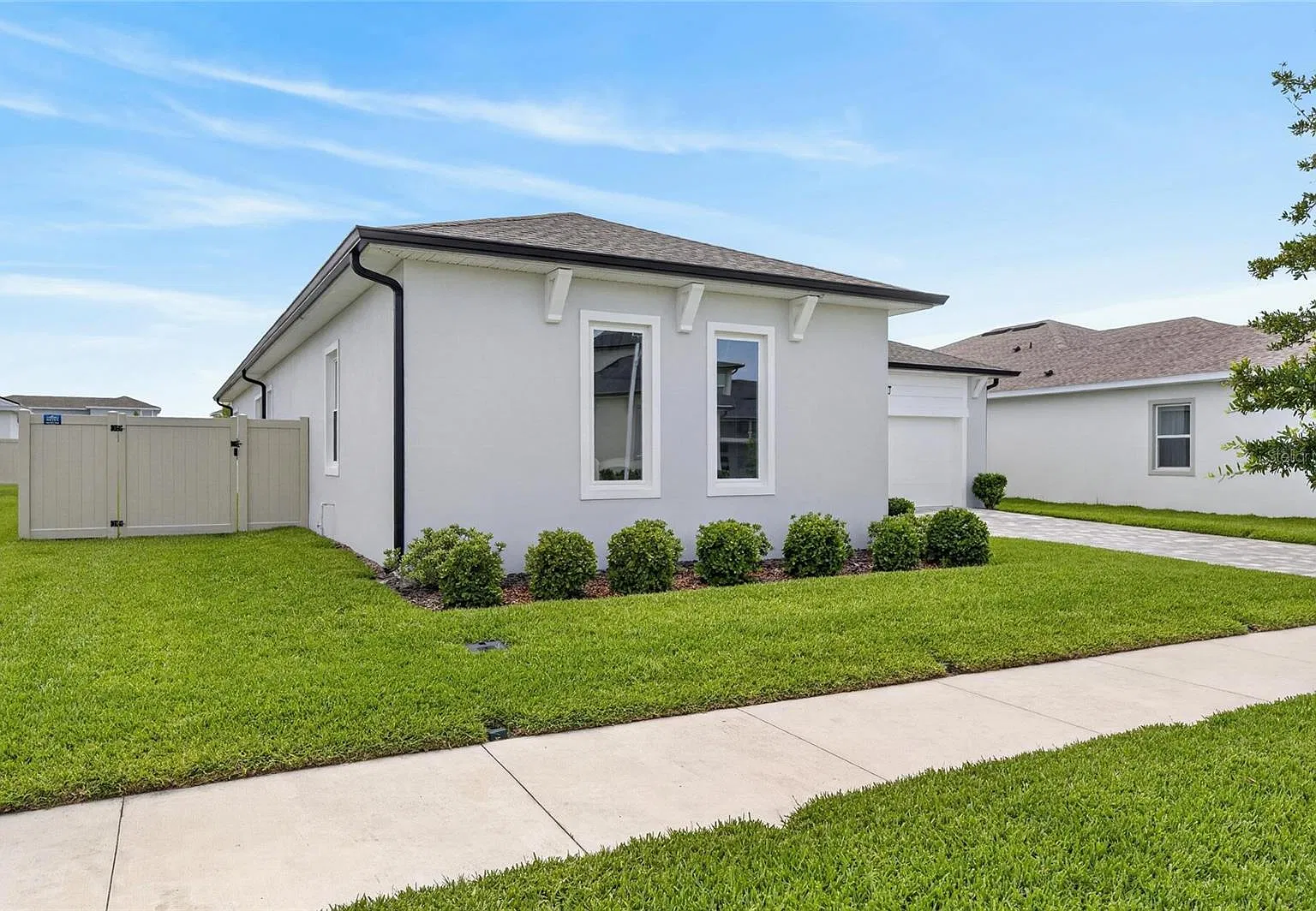 4 bed, 3.0 bath, 2497 sqft, $4,195 — Photo 4