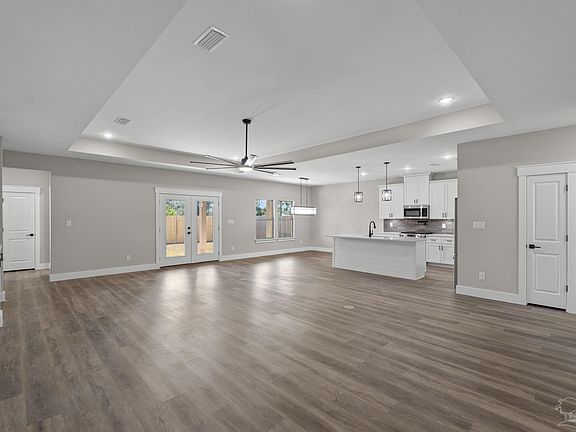 5th image of 5521 Chenier Dr