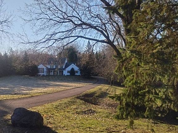 2nd image of 215 Hollander Rd