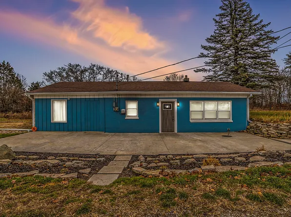 2779 W 24th St, Fremont, MI 49412