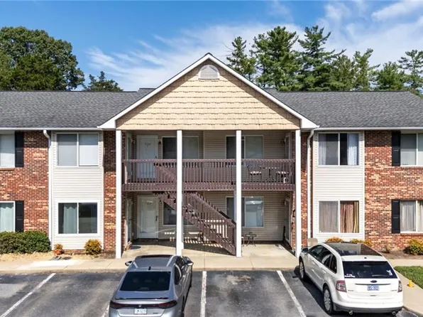 708 Westbrook Ct, Archdale, NC 27263