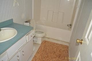 5th image of 124 Moss Creek Dr