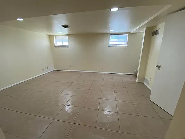 451 E Vandalia St #C — Photo 5