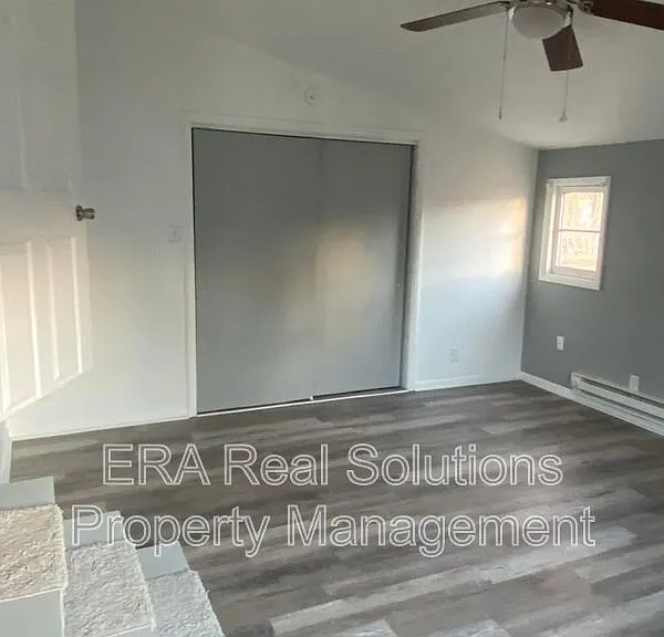225 N 2nd St — Photo 10
