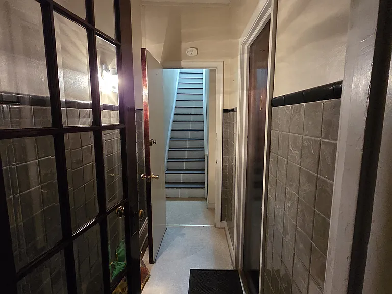 229 N West St #2 — Photo 1