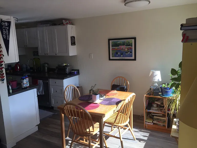 744 Belmont Pl E — Photo 10
