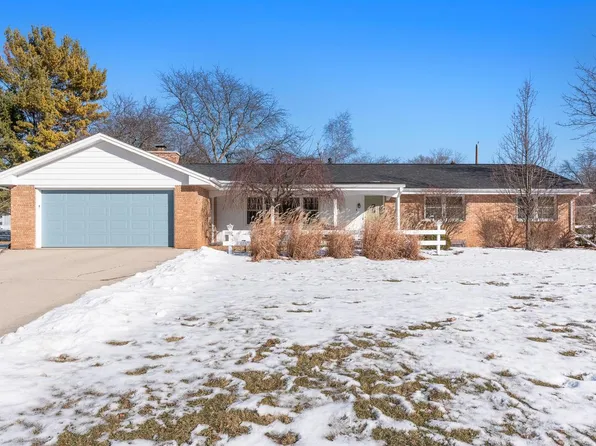 1002 Hales TRAIL, Port Washington, WI 53074