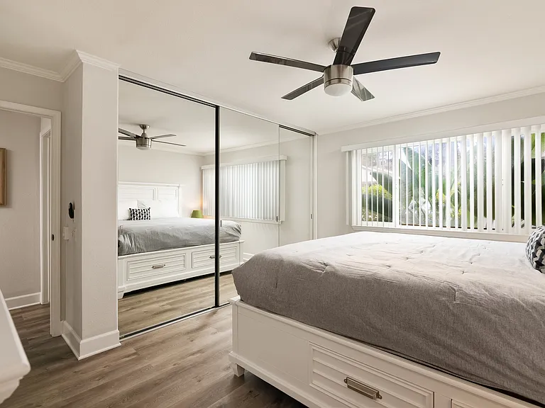8503 Villa La Jolla Dr #B — Photo 16