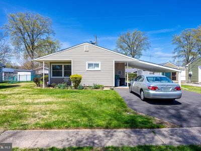 61 Thorny Apple Ln, Levittown, PA, 19054