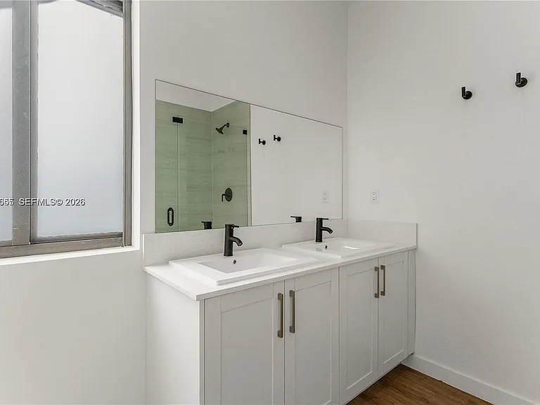 425 SW 1st St #1 — Photo 18