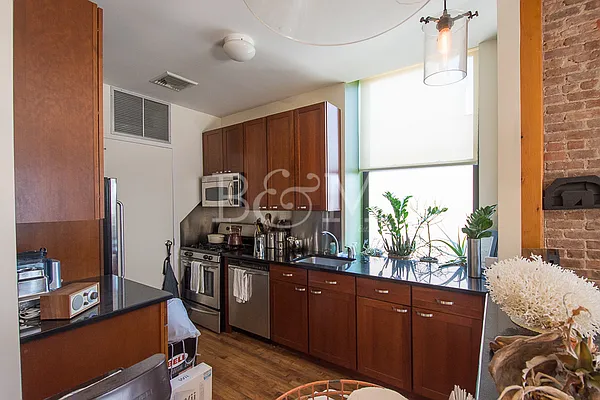 Rented by Brick&Mortar | media 44