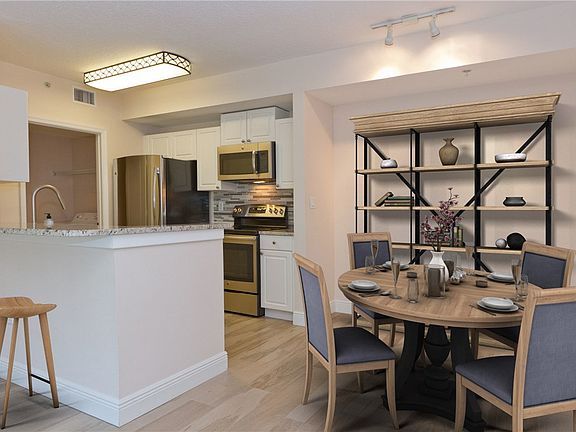 5th image of 5090 Fairways Cir APT H104