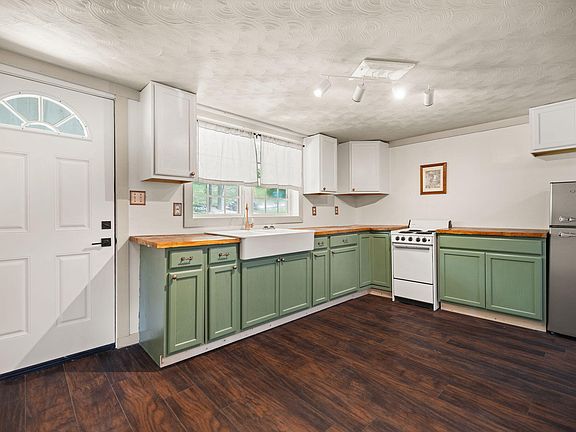 4th image of 131 Barber Rd