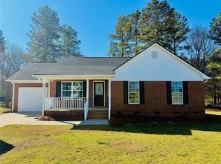 933 Friendship Rd, Hartwell, GA 30643