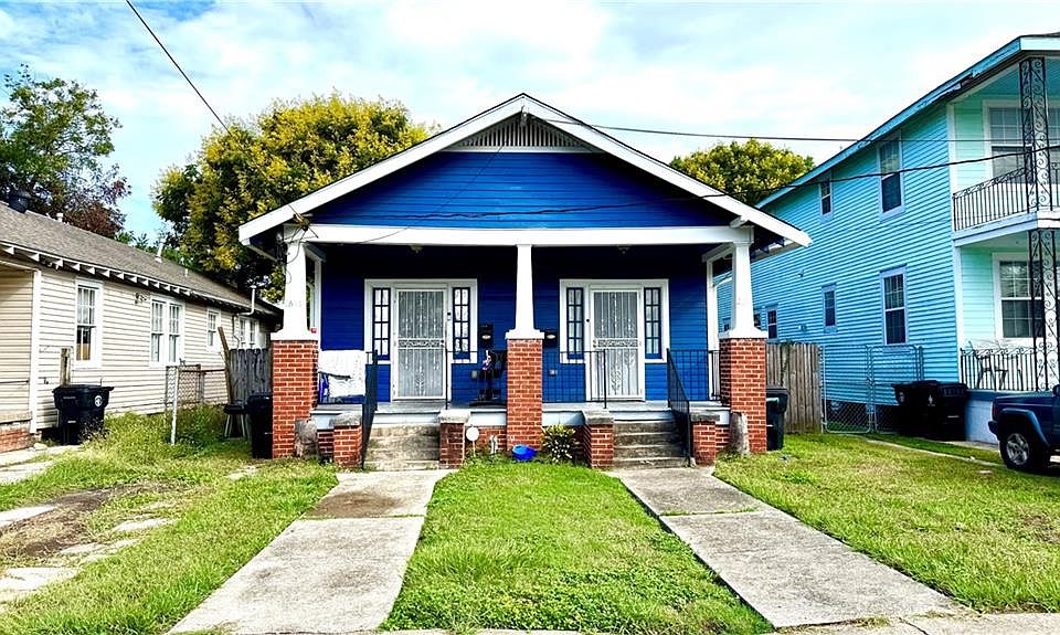 1st image of 2633-35 Gladiolus St