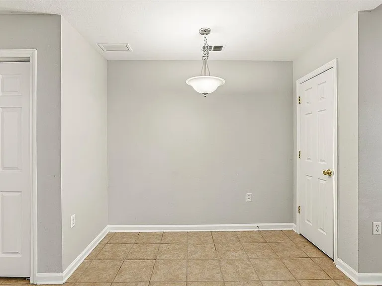2738 W Tharpe St #405 — Photo 21