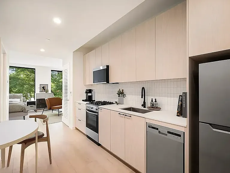 15310 88th Ave #Penthouse 11 — Photo 1
