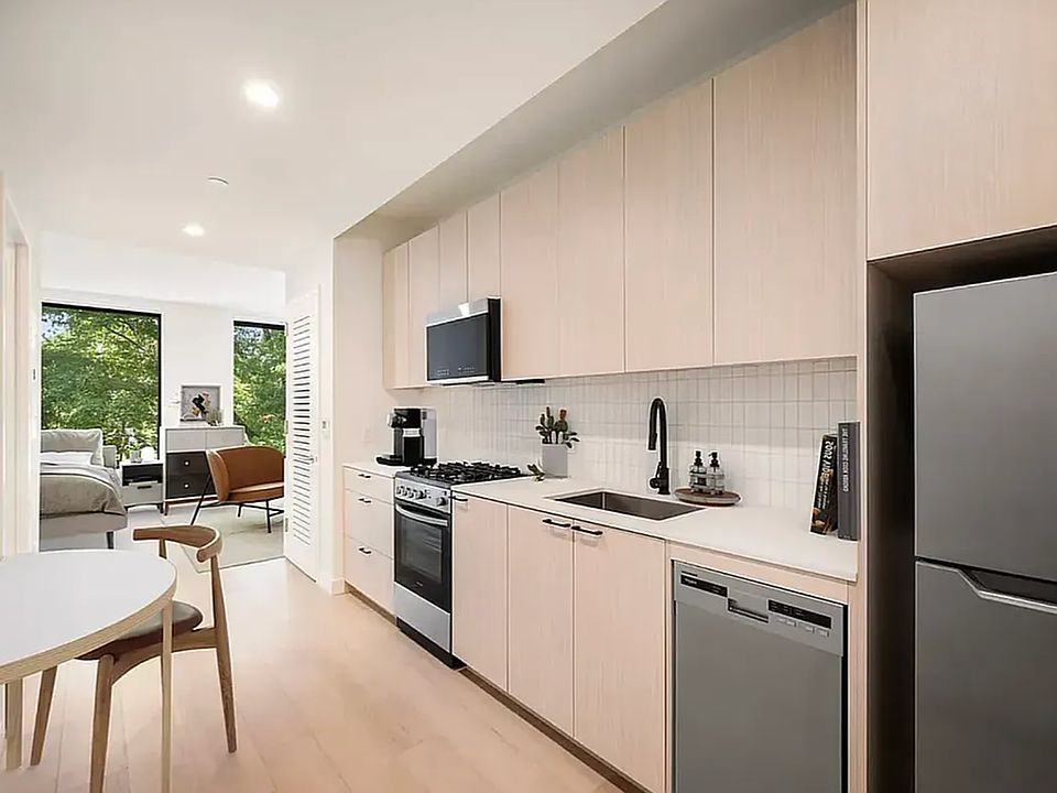 1st image of 15310 88th Ave #Penthouse 11