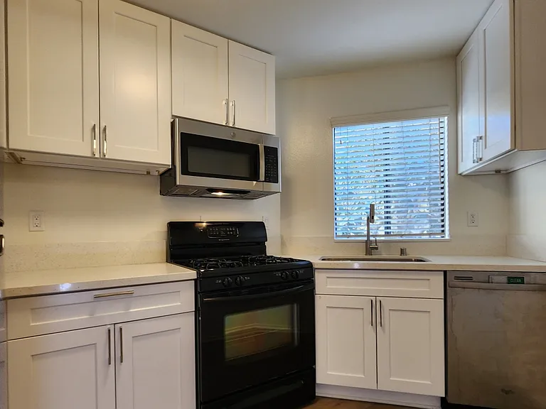 2120 S Bentley Ave #203 — Photo 6