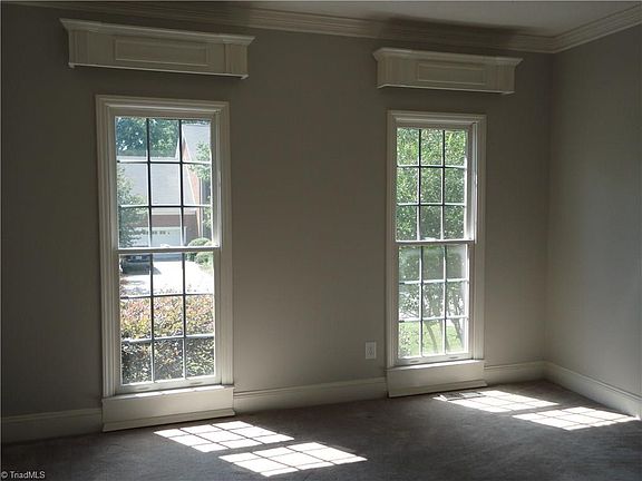 4th image of 4812 Weston Pl