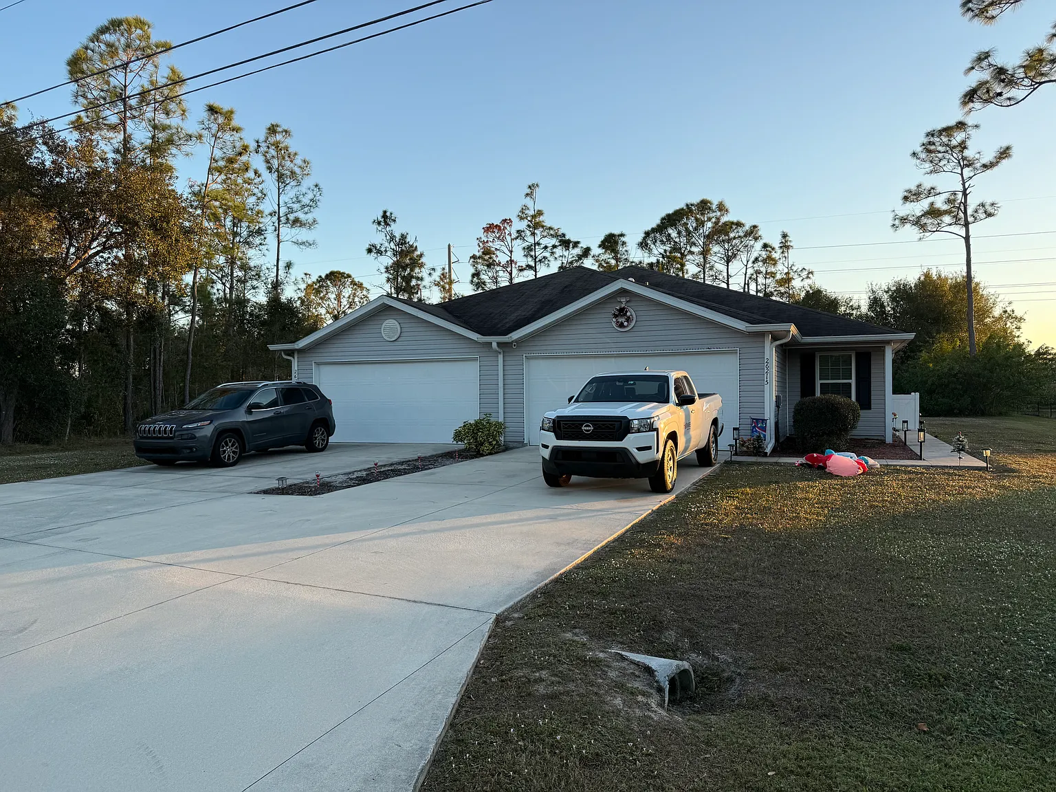 3 bed, 1402 sqft, $1,900 — Photo 1
