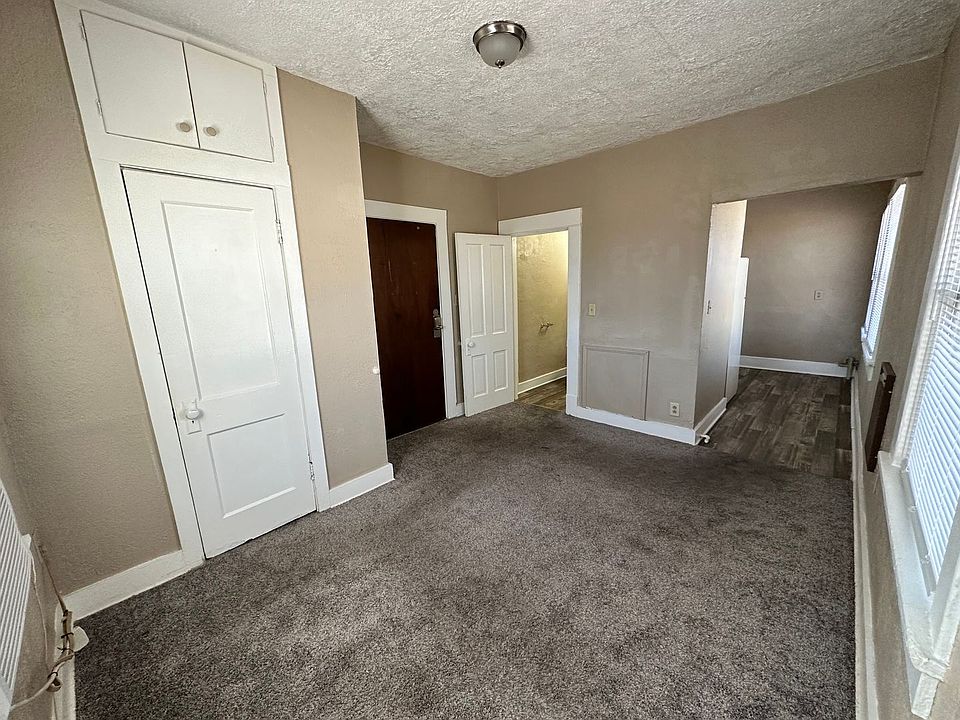 2nd image of 715 Asp Ave #715/6