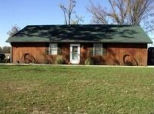 8451 Indiana Rd, Ashley, IL 62808