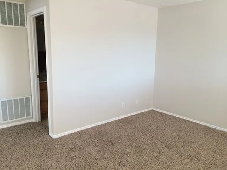 674 W Evans Ridge Cir #1-4 — Photo 3