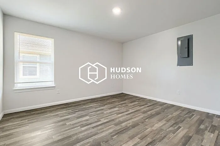 1426 Plum St — Photo 7