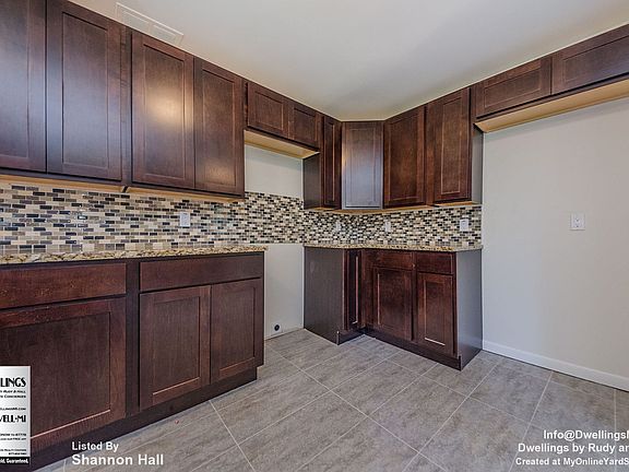 3rd image of 32650 Pembroke St