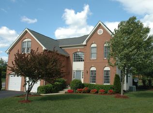 12233 Harbor Town Cir, Fairfax, VA 22033