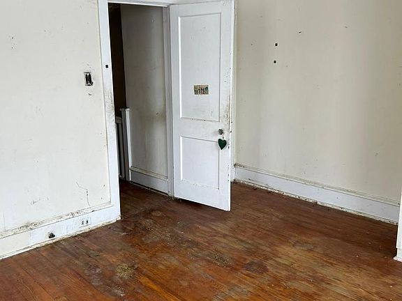 5th image of 142 Arnold Rd