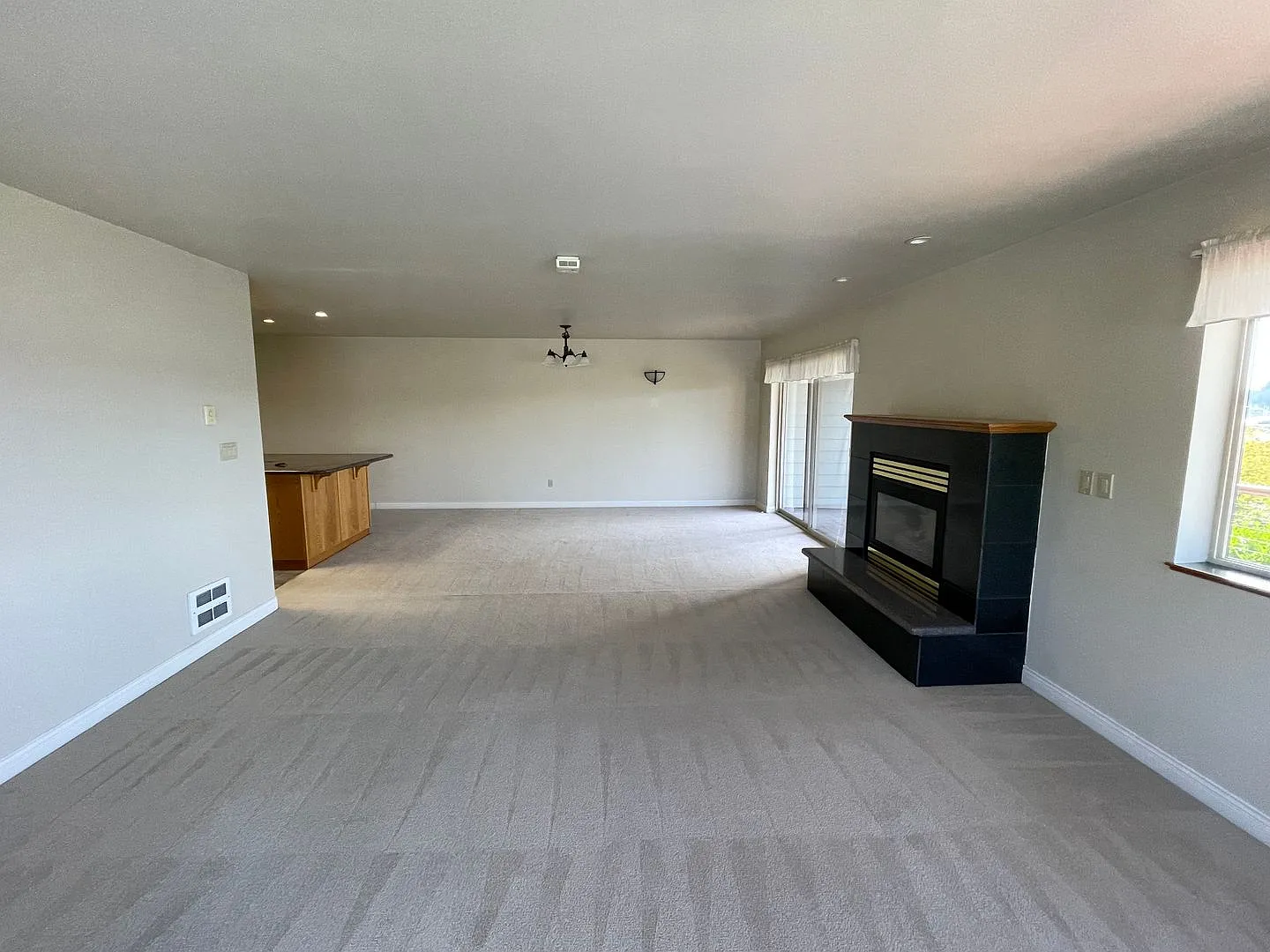 Pending Application Beautiful Condo With Amazing View Of The Harbor! Occupancy Limit Of 3 Or Less — Photo 4