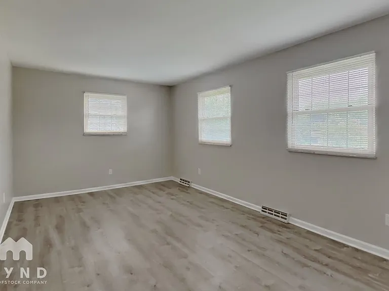 1525 Francisco Rd — Photo 14
