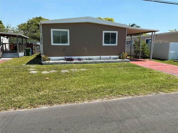 621 NW 215th Ave, Hollywood, FL 33029