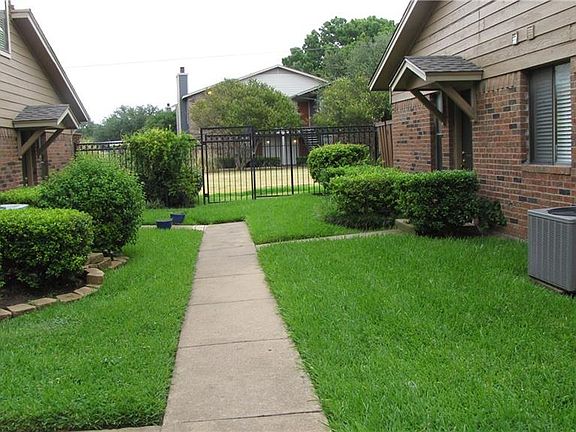 2nd image of 5622 Cedar Creek Dr