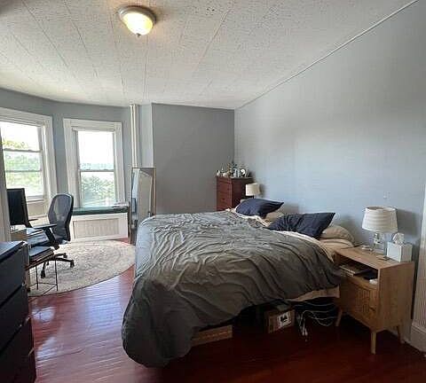 4th image of 8 Hudson Ter APT 2S